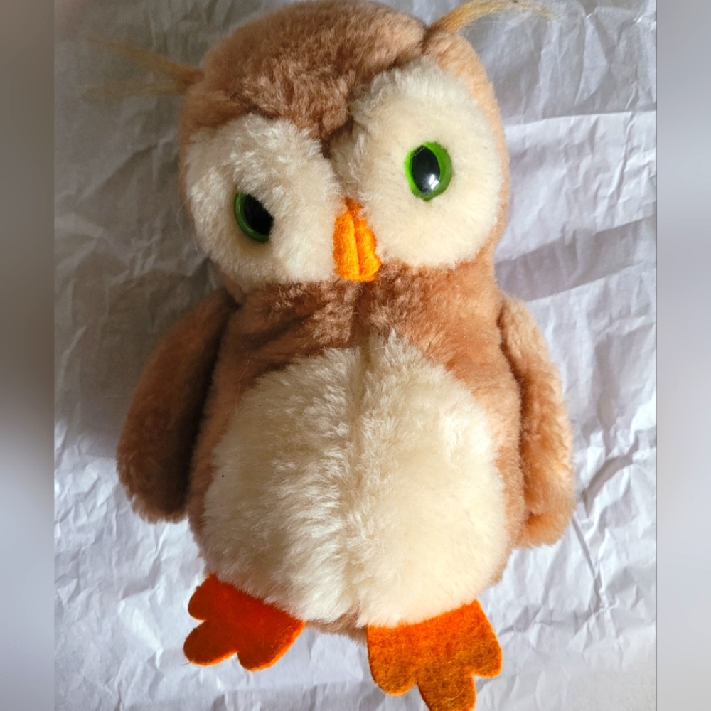 Dakin 1975 plush owl